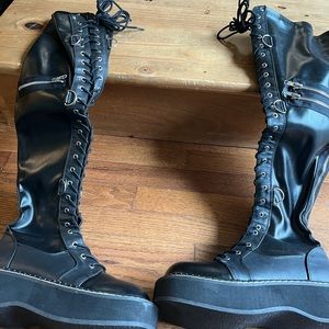 Demonia Emily boots